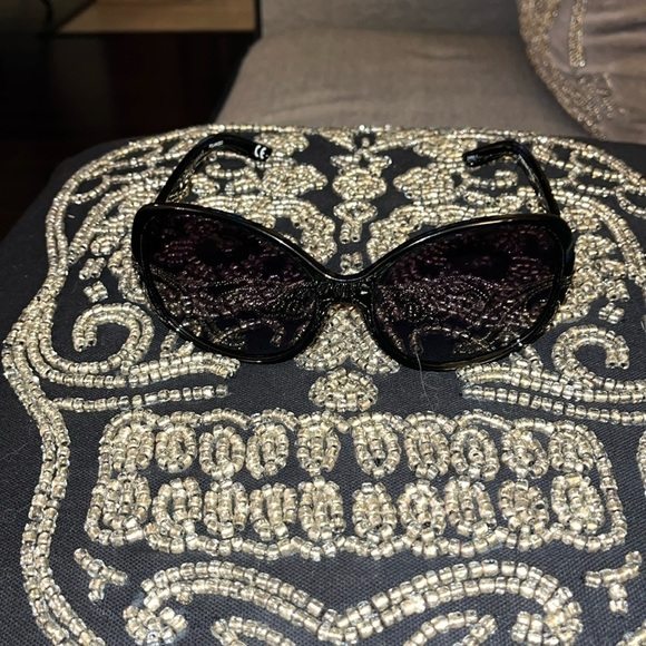 Foster Grant Women's
Polarized sunglasses Beth, Black.  Great condition. - Picture 2 of 7